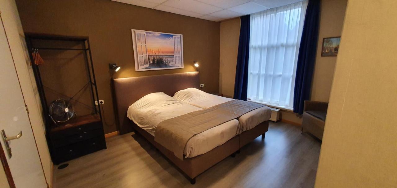 הרלינגן Hotel Restaurant 'T Heerenlogement מראה חיצוני תמונה